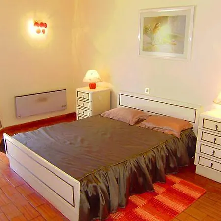 Villa Sleeps 4 *